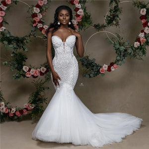 Stunning Full Figure Mermaid Wedding Dress Sweetheart Neckline Strapless With Lace And Beading - A Thrifty Bride Shop