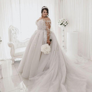 Fabulous Plus Size Bridal Dress Lace Appliqued Tulle Skirt With Court Train - A Thrifty Bride Shop