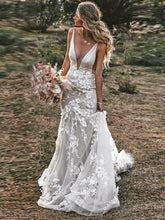 Load image into Gallery viewer, Sexy Vintage Mermaid Wedding Dress Featuring V-neck Backless And Lace Appliques With 3D Flowers
